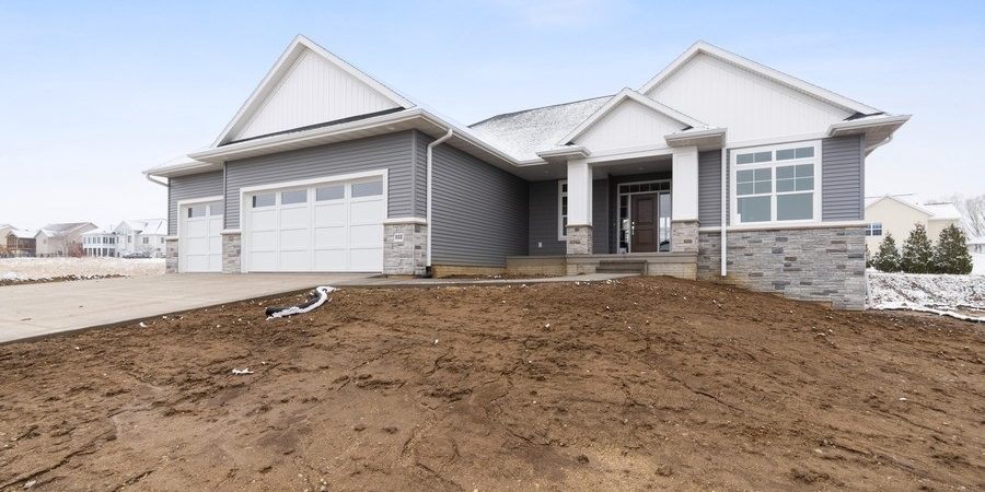 01_90016thAveSW_2001_LowRes